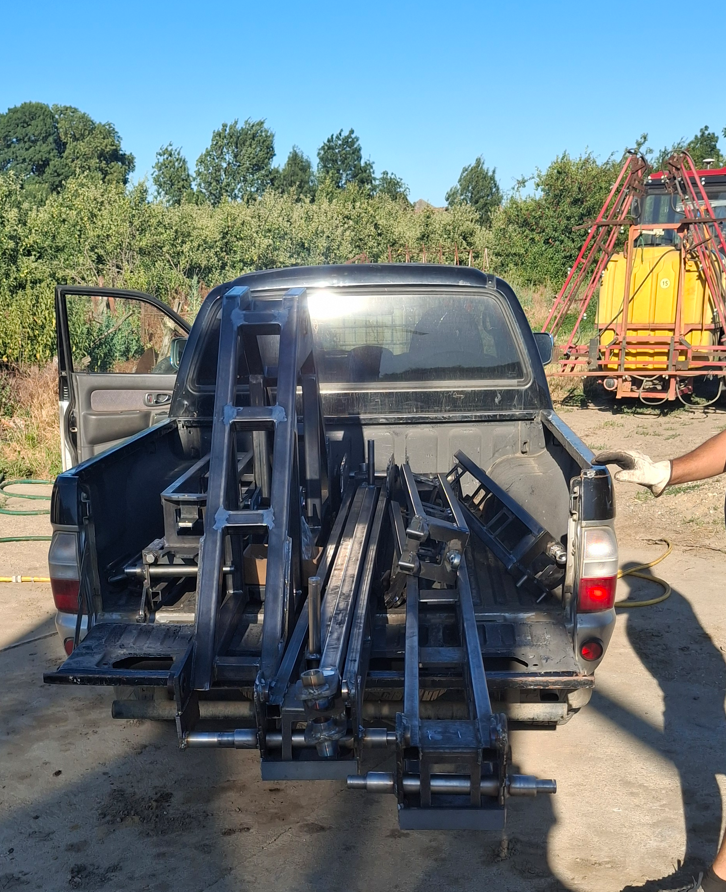 Felújított permetező hidraulikus keretnyitással és szakaszszelepekkel